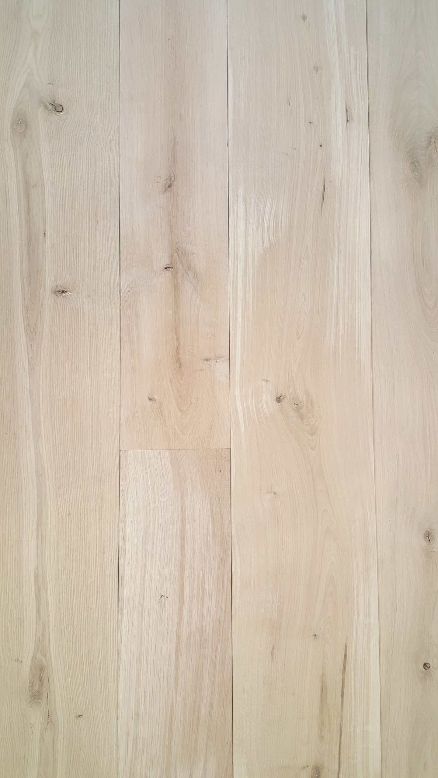 Mountain Solid Oak