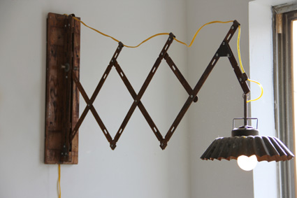 extendable_metal_lamp_reclaimed